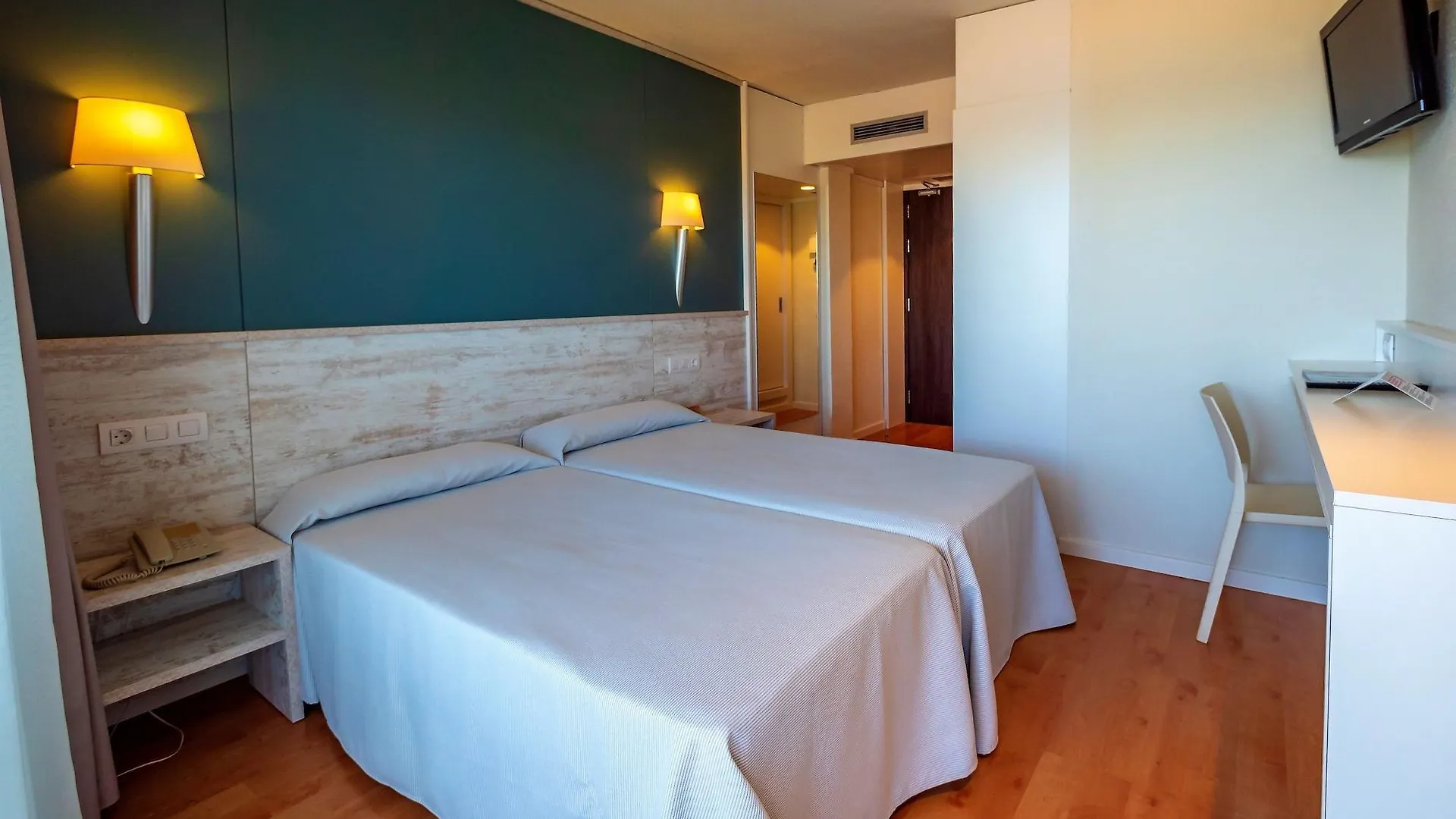 **** Hotel Golden Donaire Beach La Pineda Spanien