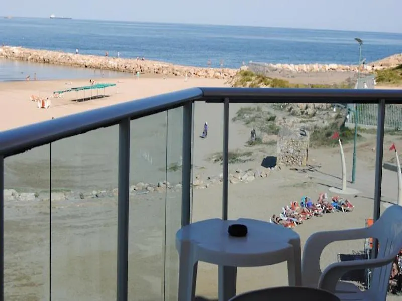 ホテル Golden Donaire Beach ラ・ピネーダ