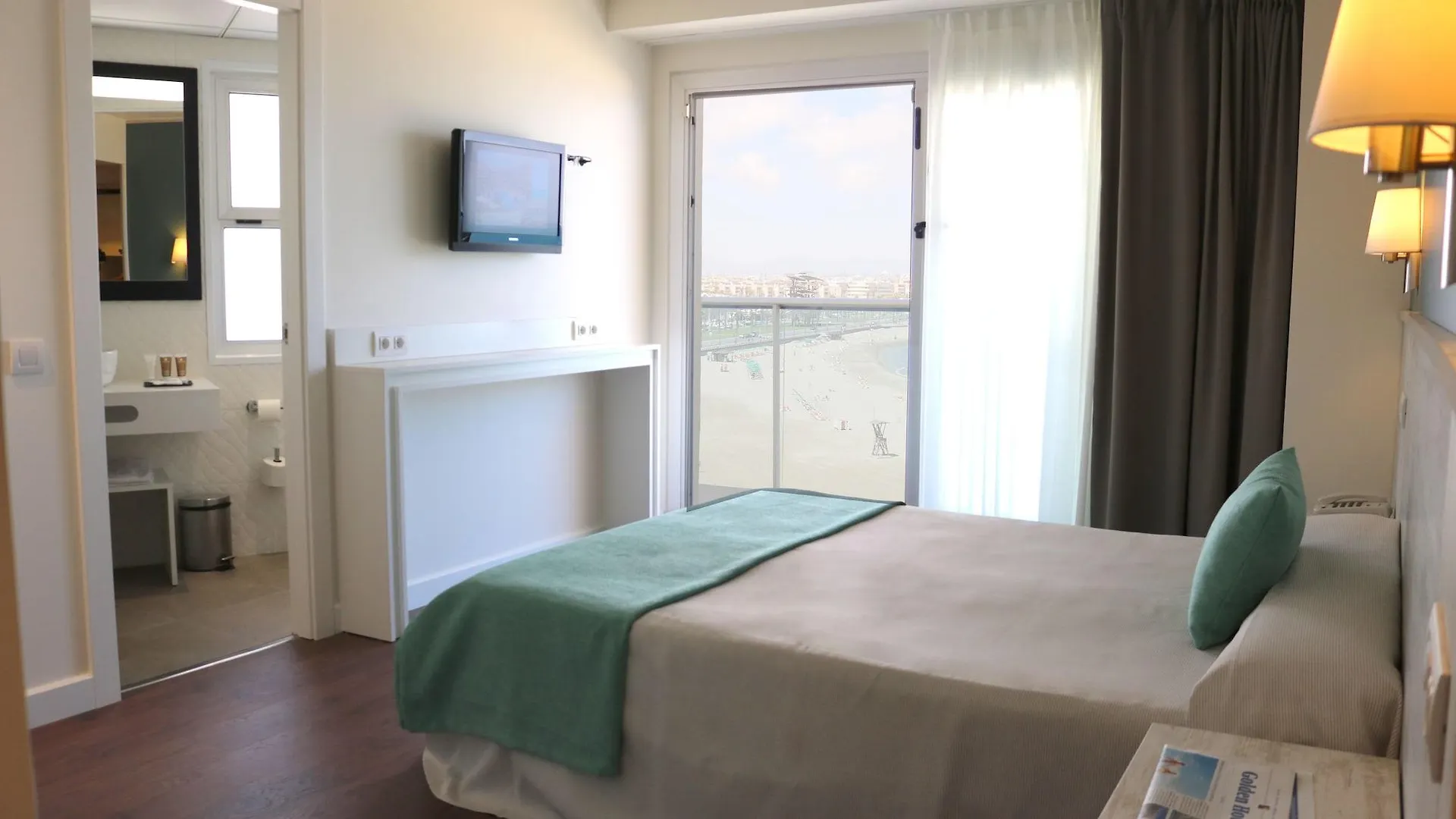 Golden Donaire Beach La Pineda Hiszpania