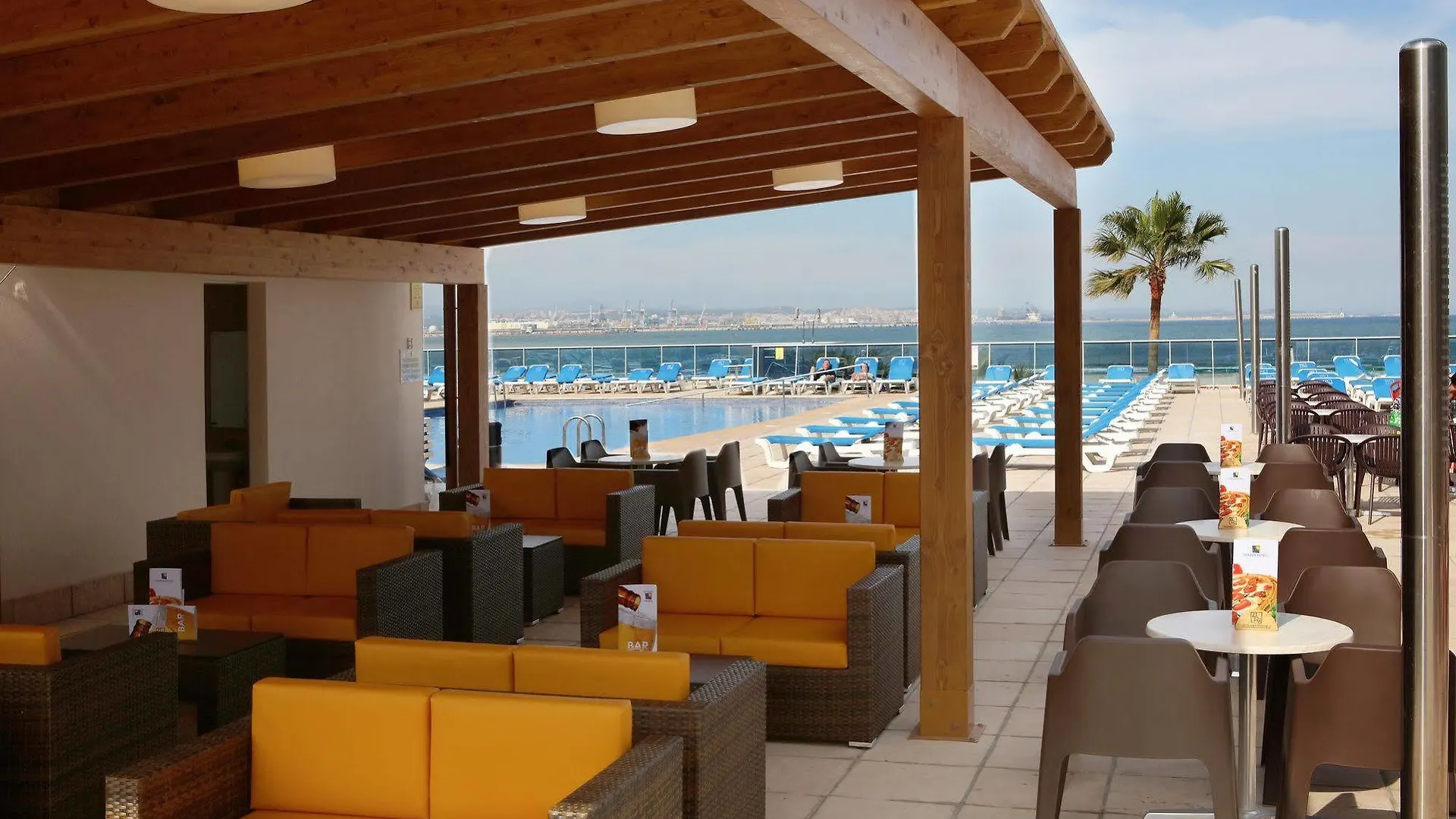 Golden Donaire Beach La Pineda Hiszpania